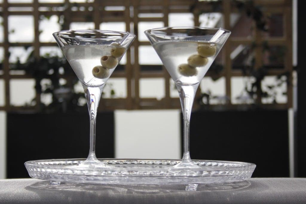 Een Dirty Martini mét olijfolie maak je zo!