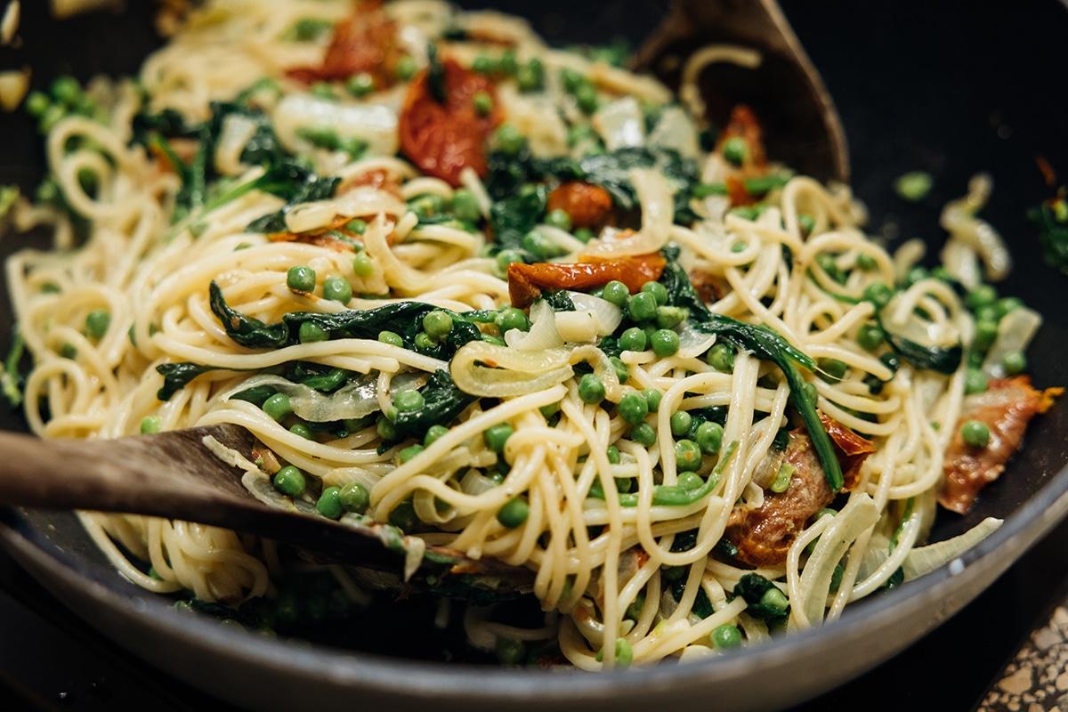 Gezonde, vegetarische eenpansgerechten voor heerlijk eten zonder (veel) afwas!