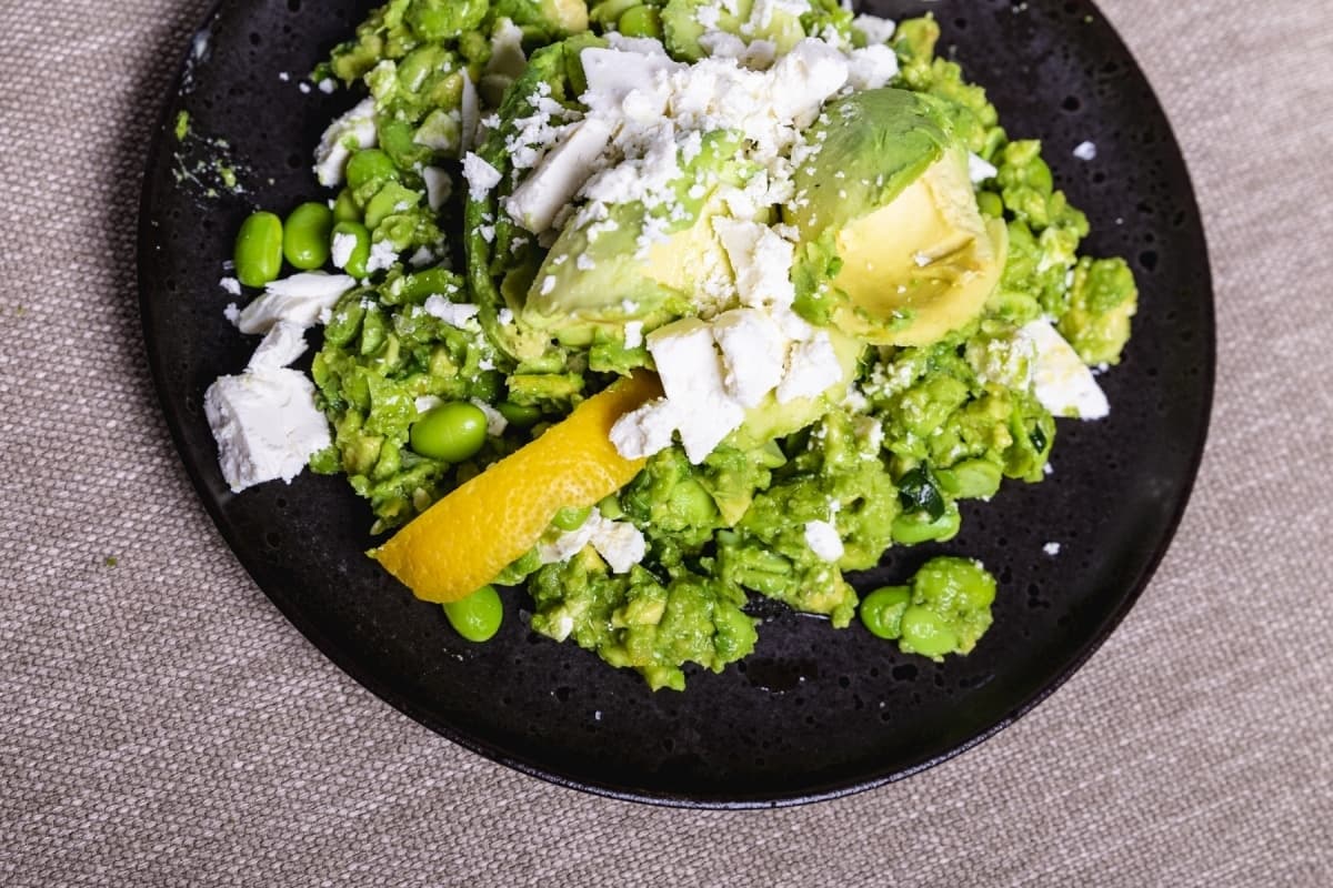 Avocado en Tuinboon salade